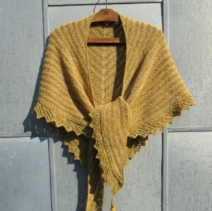 Isager knitting pattern - Camomille Shawl